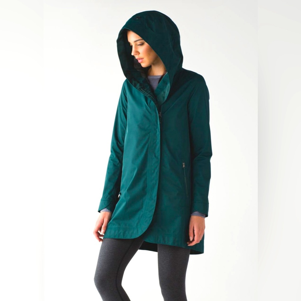 Brand New with Tag - Lululemon Savasana Waterproof Jacket II - Deep Green size 4